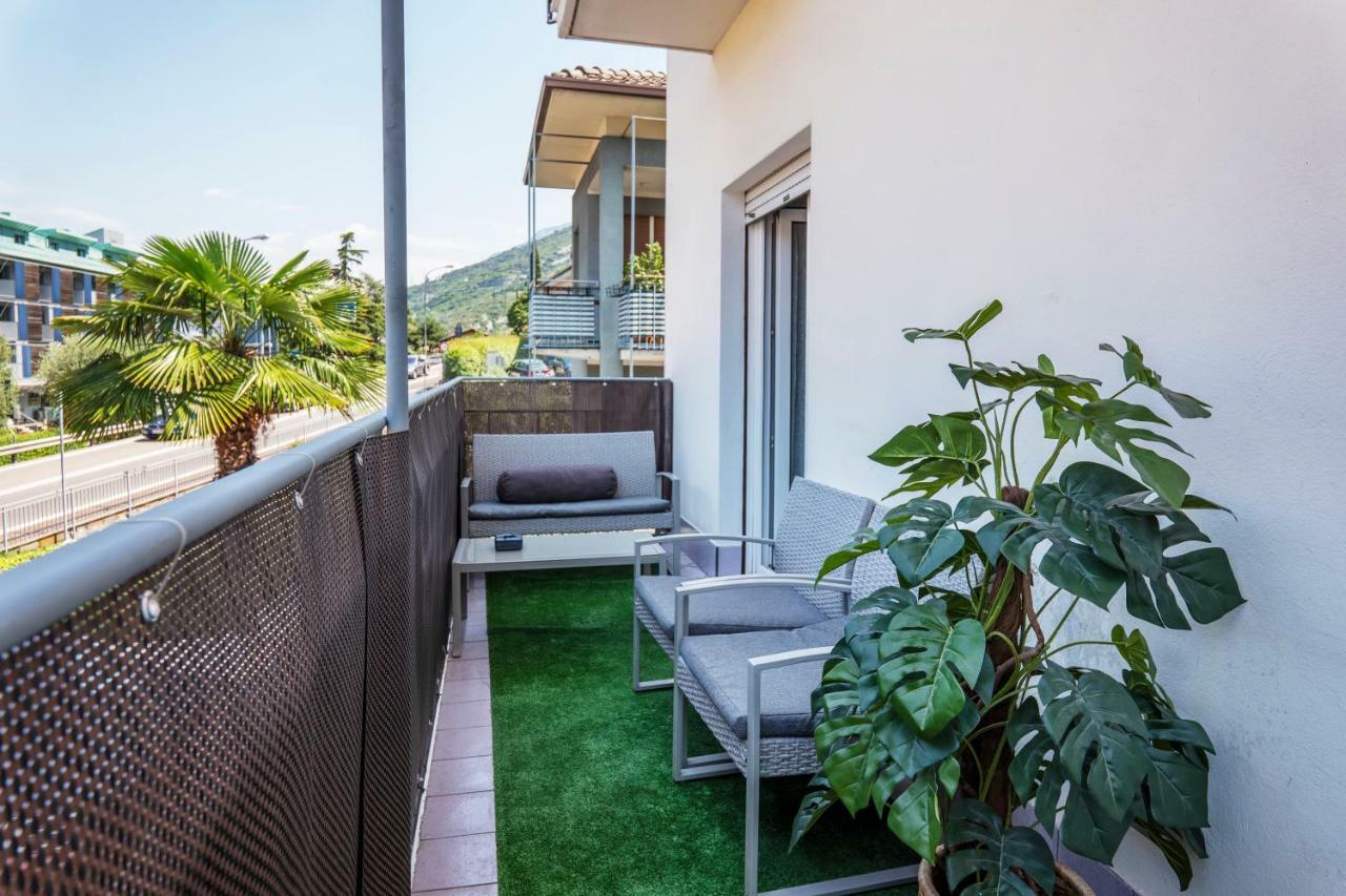 Sun Apartment Torbole Sul Garda Екстериор снимка